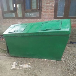 Mild Steel Standing Outdoor Iron Dustbin, Capacity: 1000