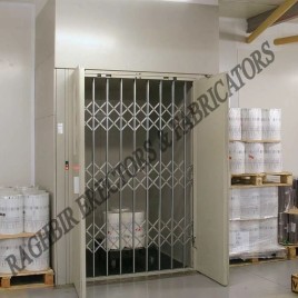 Mild Steel Winch Type Goods Lift, Capacity: 1-2 ton