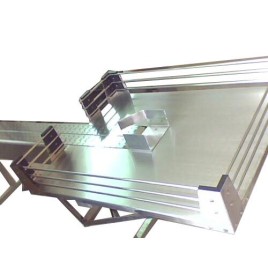 Motor Packing Table Conveyor, Capacity: 1-50 kg per feet