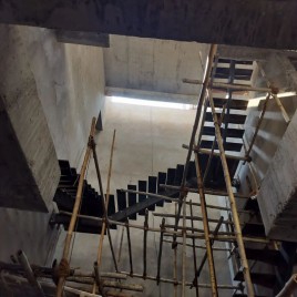 MS Cantilever Single Pipe Mounted Staircase Service