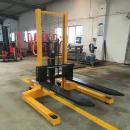 MS Manual Hydraulic Pallet Stacker, For Industrial