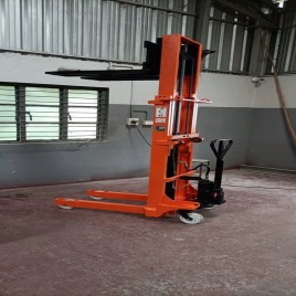 Nandi Hydraulic Manual Stacker, For Material Handling