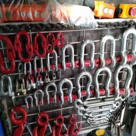 Nut-Bolt Type Material: Mild Steel High Tensile D Shackles, For Loading