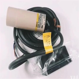 Omron E2k-C25me1 2m, Capacitive