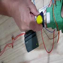 Omron E2K-C25MF1, Omron E2K-C25MY1, Omron E2K-C25ME1 Omron Capacitive Proximity Switch