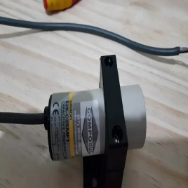 Omron E2K-C25MF1, Omron E2K-C25MY1, Omron E2K-C25ME1 Omron Capacitive Proximity Switch