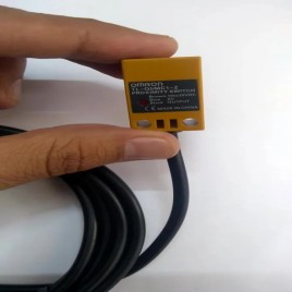Omron TL-Q5MC1-Z, TL-Q5MC2, TL-Q5MB1,TL Q5MB2, Proximity Sensor, Inductive, Square
