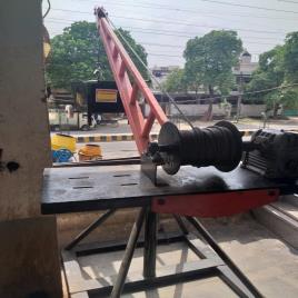 Orange Electric Industrial Mini Crane, Max Height: 80-100 feet, Capacity: 250kg