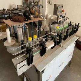 Pack tech Automatic Single Side Vertical Labeling Machine, Capacity: 30 To 50 Bottle Per Minute