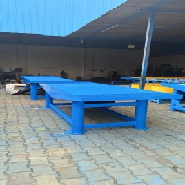 Paver Blocks Making Vibrator Table, For Construction, 300 Kg