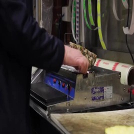 Plastic Cling Film Wrapping Sealer Machine Mpi-450e, PVC, Automation Grade: Manual