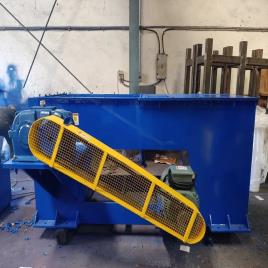 Plastic Waste Shredder Machine, Capacity: 1000 kg/hr