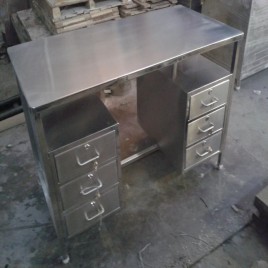 Polished Rectangular Stainless steel Table with 6 Drawer, For Industry
