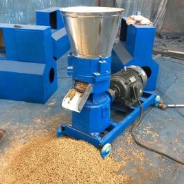Poultry Feed Making Machine, 150KG/HR