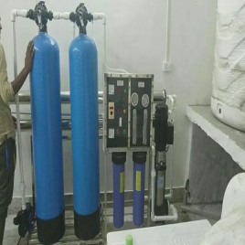 RO Capacity: 500 (Liter/hour) Commercial Reverse osmosis Plant, FRP, Water Storage Capacity: 2000 L