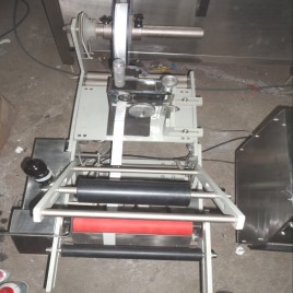 Round And Flat Semi Automatic Sticker Labeling Machine, For Self Adhesive Labelling
