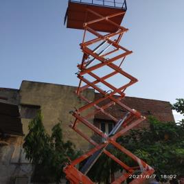 Self Propelled Scissor Lift