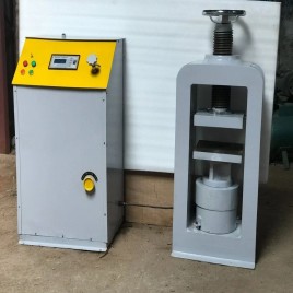 Semi Automatic Compression Testing Machine, 2000 kN