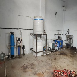 Semi-Automatic Soda Plant Soda Filling Machine