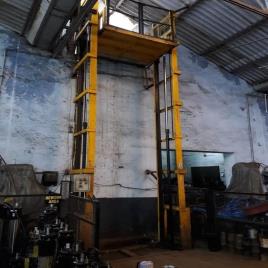 Shreeji Enterprise Se - 139 Factory Goods Lift, Capacity: 1-2 Ton, Maximum Height: 50 Feet