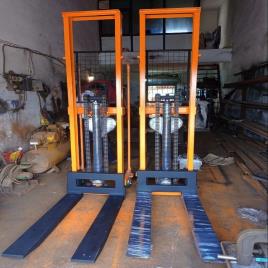Shubham Engineering Mild Steel Manual Stacker, for Material Handling