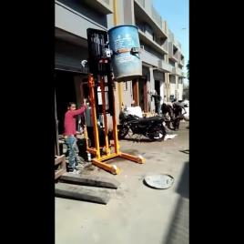 Shubham Engineering SEE-53 Bucket Lifter Tilter for Material Handling