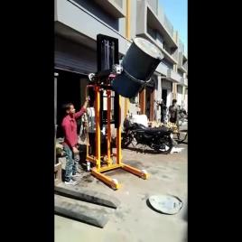 Shubham Engineering SEE-53 Bucket Lifter Tilter for Material Handling