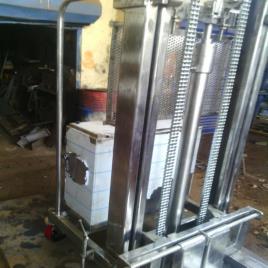 Shubham Engineering SS Pallet Stacker, for Material Handling