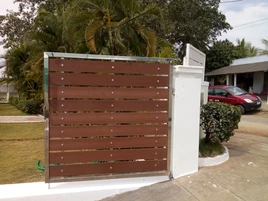 Silver Bar Stainless Steel Gate, 6 X 5 Feet