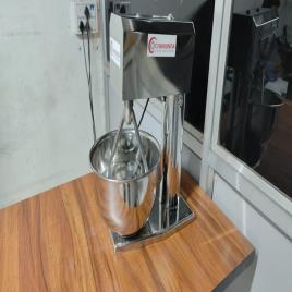 Silver Stainless Steel Home Use 2 Kg Dough Kneader Machine