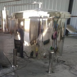 Small Scale Essential Oil Distillation Unit, Capacity : 5 TPD