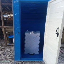 Square Frp Mobile Toilets, No. Of Compartments: Coctum
