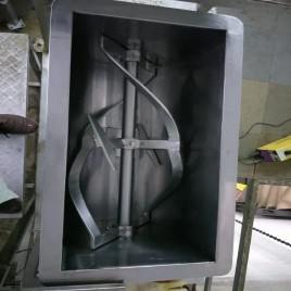SS Fabtech Mixer And Ribbon Blender, Capacity: 500