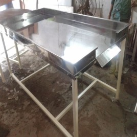 Stainless Steel Mirror Finish SS Vegetable Sorting And Working Table, For Industrial, Mild Steel