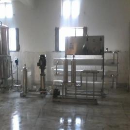 Stainless Steel Packaged Drinking Mineral Water Plant, 500 L, PET Blowing Machine
