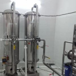 Stainless Steel Packaged Drinking Mineral Water Plant, 500 L, PET Blowing Machine