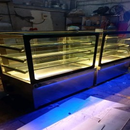 Stainless Steel Square 5 Feet Cake Display Counters, For Bakery