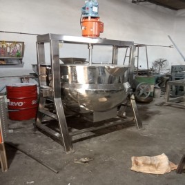 StainleSS Steel SS Fabtech Oil Heated Jacketed Sugar Melting Mixing And Tilting Kettle, 500 L