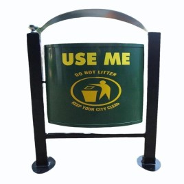 Swing Type Stainless Steel Outdoor Dustbin, Capacity: 3 L