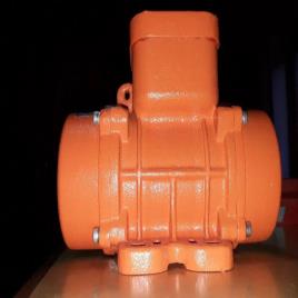 Three Phase And Single Phase Foot Or Flange Three Phase Vibratory Motor, Capacity: 0.5 Hp To 10 Hp, 415 Volt