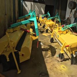 Tractor Mountain Road Sweeper Machine