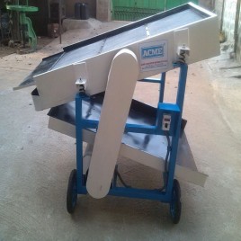 Vibratory Sand Screening Machine, Capacity: 3 T/H