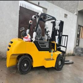 Voltas 5 Ton. Diesel Forklift Rental Services