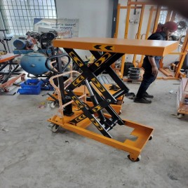 Working Height: 10 feet Scissor Lifts, Capacity: 500 Kg