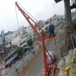 Yellow Electric Building Construction Cranes, Max Height: 80-100 feet, Capacity: 0-5 ton