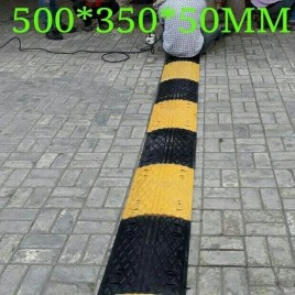 Yellow Ruber Speed breaker, For Road