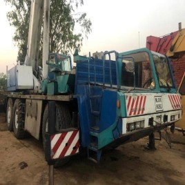 Zoomlion Used Demag Crane, >25 ton