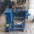 6 Bolt Small Oil Extract Machine, Capacity: 2 ton/day
