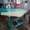 Electric Vibro Forming Table, Capacity: 2000 Per Day