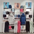 Era White Wall Garment Display Rack, For Supermarket